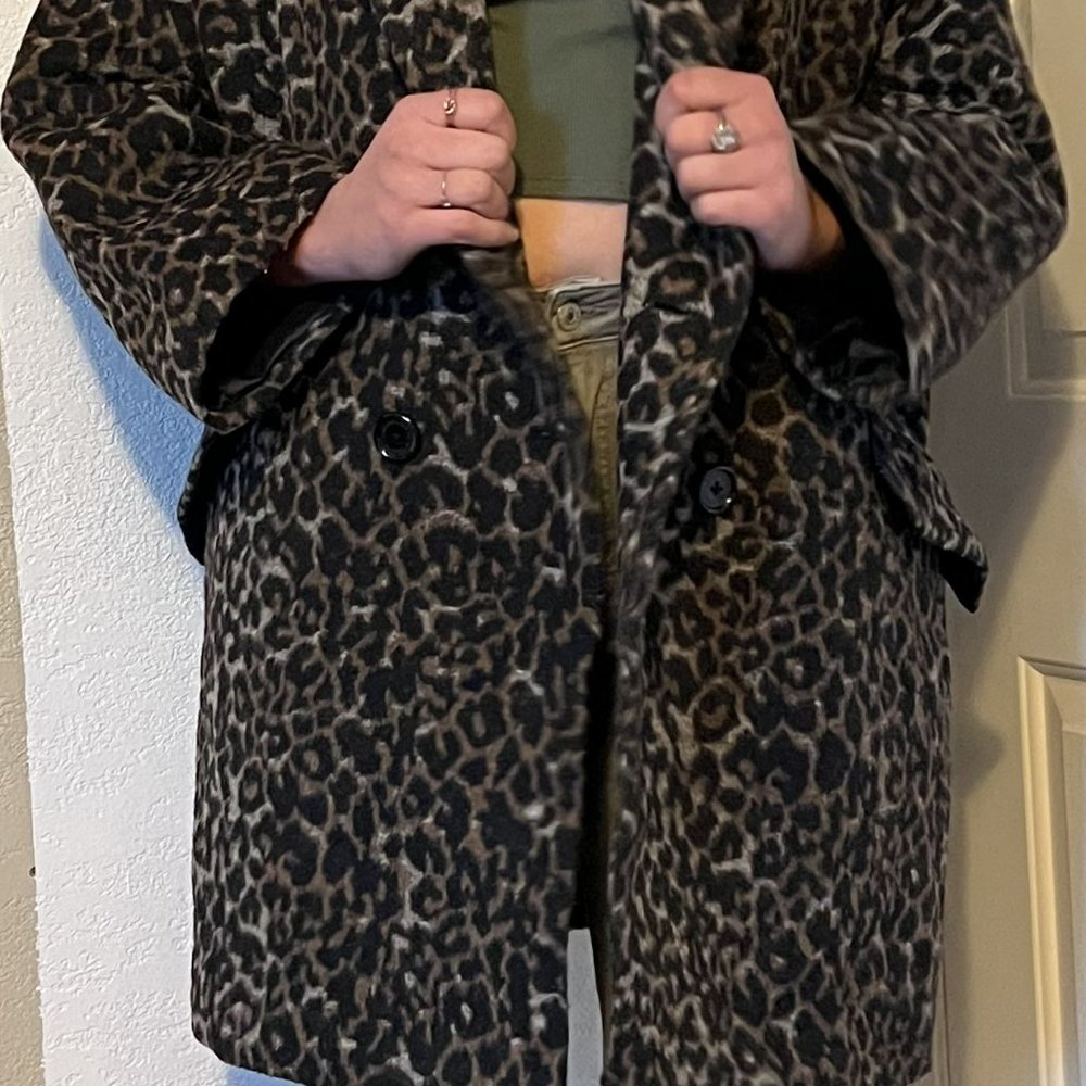 LEOPARD/OCELOT PRINT coat